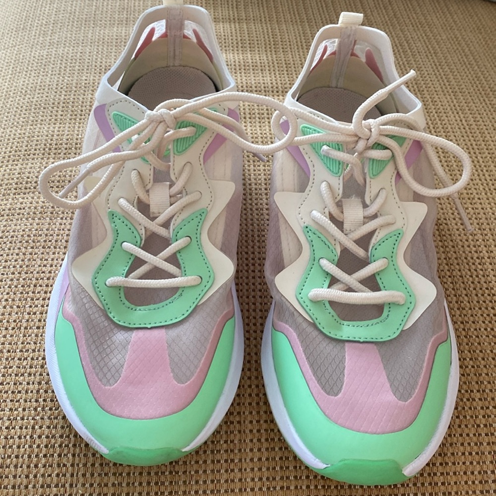 Fabletics Larchmont Transparent Performance Shoe … - image 1